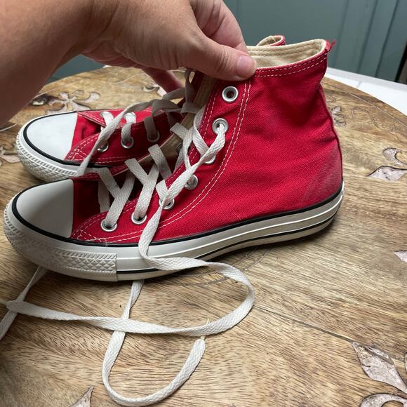 Converse All Star Womens 6 Mens 4 Red Hi Top Lace Up Shoes Sneakers Casual - Picture 2 of 7